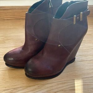 Sam Edelman Women's Brown red Wedge Ankle Boots size 9